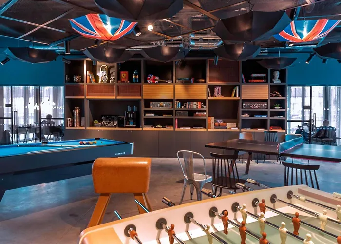 Moxy London Heathrow Airport