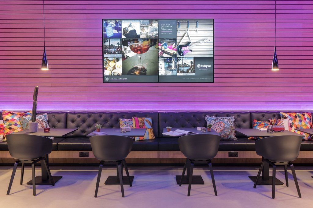 Hotel Moxy London Heathrow Airport